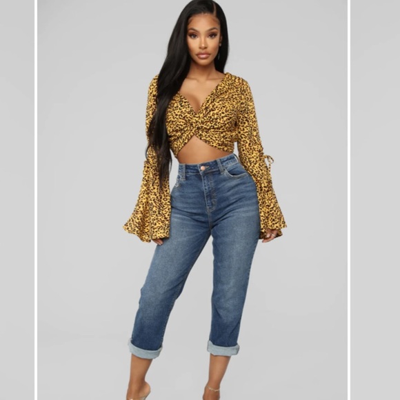 Fashion nova top 🖤 - Picture 3 of 10